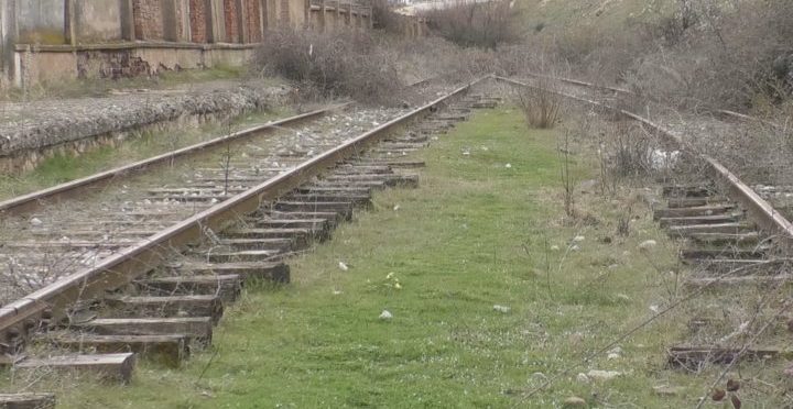 VIDEO – Zbulohet arsyeja pse nuk vjen treni në Vlorë