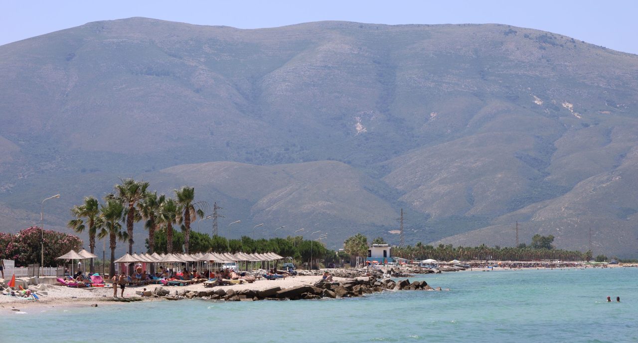 Ndarja e plazheve në Orikum, privati merr pjesën më të madhe dhe më të mirë