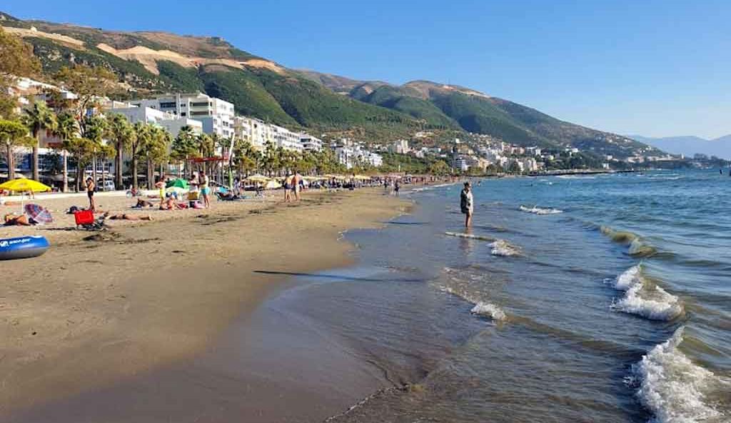 Agjencia Kombëtare e Mjedisit konfirmon problemin, shumë plazhe në Vlorë janë të ndotur