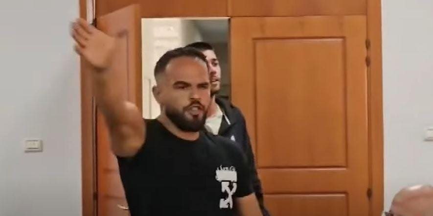 Protestoi në mbledhjen e Këshillit Bashkiak, policia procedon të riun nga Vlora
