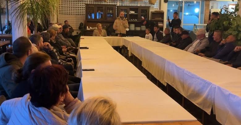 “Synojnë shpërnguljen tonë”, banorët e 4 fshatrave ngrenë krye, mblidhen në ‘Kuvendin Komunitar të Krahinës’