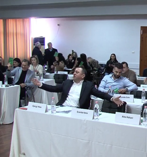 Këshilli Bashkiak miraton vendimin, tregu industrial zhvendoset, krijohen dy tregje të përkohshme