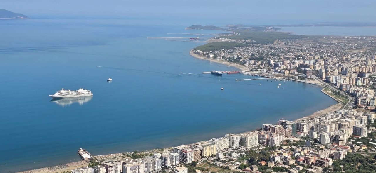 Tjetër vatër problemi, punonjësit e portit të Vlorës dy muaj pa marrë rrogat