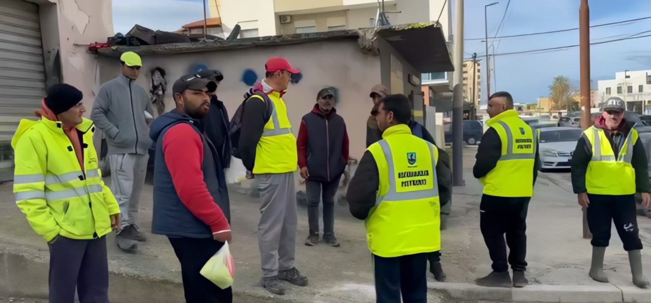 Punëtorët e Ndërmarrjes së Pastrimit në Vlorë sërish në protestë, bashkia u premton zgjidhje